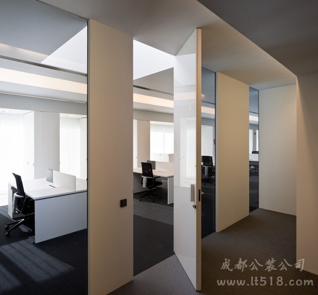 成都現代辦公室裝修風格哪家工裝裝修公司好？